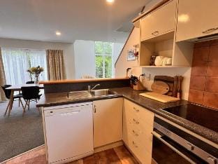 Waimairi Road - Handy to University Vacation rental in Christchurch