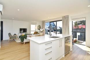 Comfort and style - handy to Wolfbrook Arena Vacation rental in Christchurch