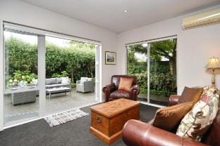 Jeffreys Road Vacation rental in Christchurch