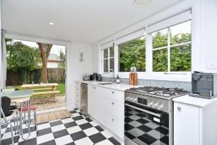 Heritage Cottage, Retro Touch, walk to CBD Vacation rental in Christchurch