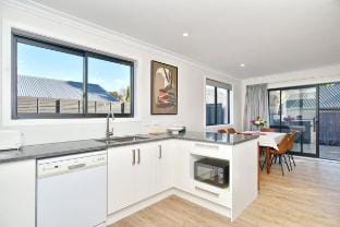 Lavandula 3 Vacation rental in Christchurch