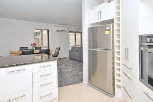 Two townhouses together - large group Vacation rental in Christchurch