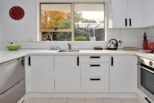 Relaxed 3BR Hideaway • Outdoor Living & Pets Vacation rental in Christchurch