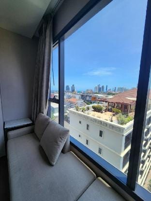 Seaview| Balcony Sunset| Walk to Beach & Nightlife Vacation rental in Pattaya City