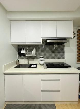 Simple Comforts Studio (MPlace) Vacation rental in Quezon City