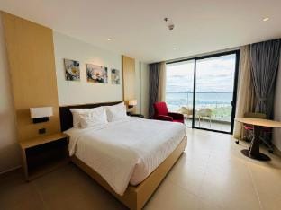 Cam Ranh Beach Resort - 5 Mins to Airport Apartment in Khanh Hoa Province