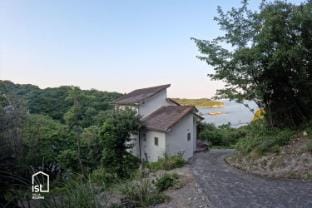 ist villa 05: Mountain Hideout, Sleeps 3 Villa in Japan