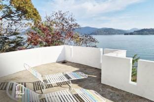 ist villa 06: Private Beachfront, Sleeps 16 Villa in Japan