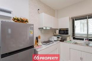 Minimalist Modern Home, Smart TV, Kitchen Vacation rental in Chiang Mai