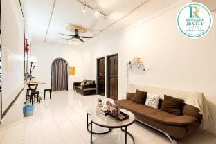 NanaSuite. TamanDaya @3BR 8Pax NearAustinWaterpark Vacation rental in Johor Bahru