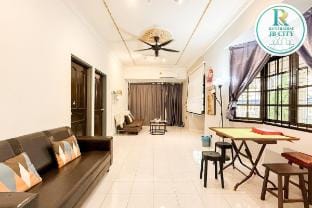 NanaSuite. TamanDaya @3BR 8Pax NearAustinWaterpark Vacation rental in Johor Bahru