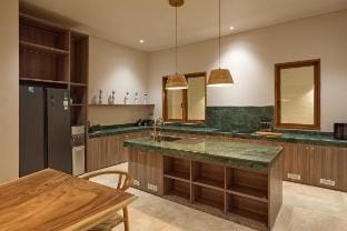 Fale Seminyak - Luxury Villa 5BR w/ Gym & Spa Room Villa in North Kuta