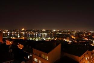 Pera Royal View – Taksim Sea King Room Vacation rental in Istanbul