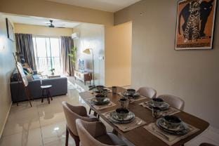 DeLuma@Metropol 3Bedroom (1401) Vacation rental in Penang