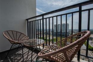 DeLuma@Metropol 3Bedroom (1401) Vacation rental in Penang