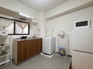 Kishinosato House103/地铁步行2分钟/豪华舒适大床房/直达难波、梅田、心斋桥 Vacation rental in Osaka