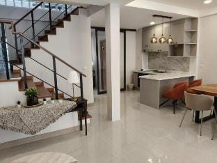 City Loft Ekkamai 3BR | Bangkok VVBKK89 Vacation rental in Bangkok