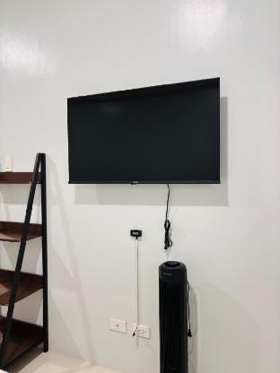 * * WV 27 Restful City Space Vacation rental in Iloilo City