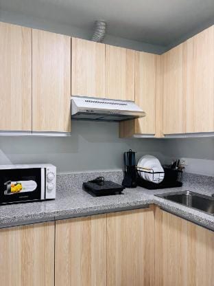 * * WV 27 Restful City Space Vacation rental in Iloilo City