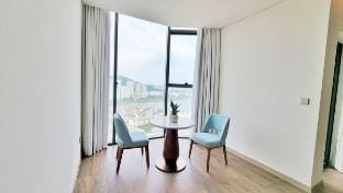 Spacious Beachfront Ha Long Bay Studio|Sky Pool Vacation rental in Laos