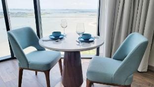 Luxury Executive Beachfront Studio|Bay View37th FL Vacation rental in Laos