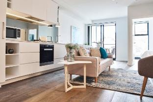 Walk to St Kilda Beach, Cafés, Shops & Albert Park Vacation rental in Saint Kilda