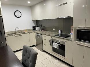 MSA Richmond Riverside Retreat: Pool, Free Parking Vacation rental in Melbourne