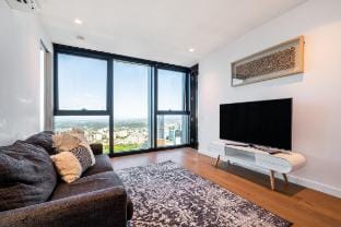 MSA Victoria One Lv73: Pool, Gym, Free Parking Vacation rental in Melbourne