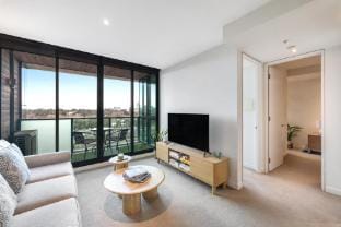 108 Flinders - Stunning Views & Prime Location Apartment in Melbourne
