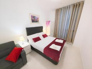 RentalSevilla San Luis Apartment in Seville