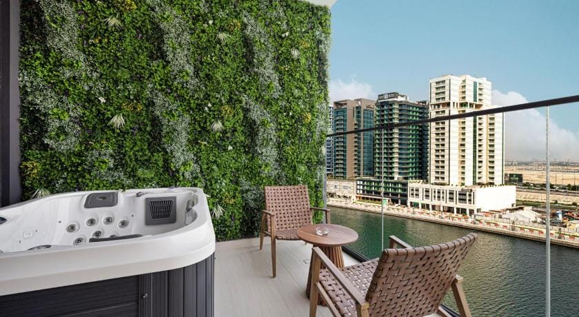 SettlerHomes - Trillionaire - Private Jacuzzi Hotel in Dubai