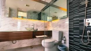 Luxury 2-Bedroom Sea View Escape Apartment in Pattaya City