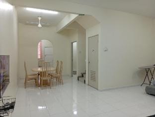 A&Z Homestay @Kangar with 4 Bedroom  3 Bathroom Vacation rental in Kedah