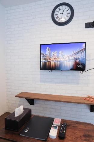 4階1フロア48平米貸切/TX浅草駅3分/最大6名/高速Wi-Fi/Chrome cast Vacation rental in Japan