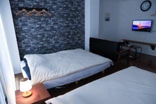 4階1フロア48平米貸切/TX浅草駅3分/最大6名/高速Wi-Fi/Chrome cast Vacation rental in Japan