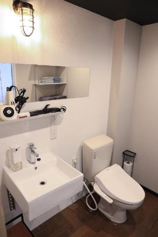 3階1フロア52平米貸切/TX浅草駅3分/最大8名/高速Wi-Fi/Chrome cast Vacation rental in Japan