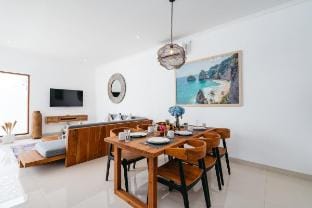 Makash - 8 Min To Beach | Serene Escape in Canggu Villa in North Kuta