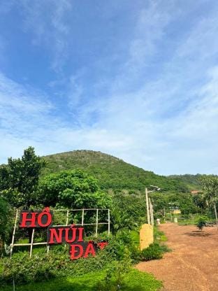 Hồ Núi Đất Checkin - Farm - Homestay Chalet in Bình Thuận Province