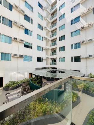 * * 12 Poolside Paradise Suite Vacation rental in Iloilo City
