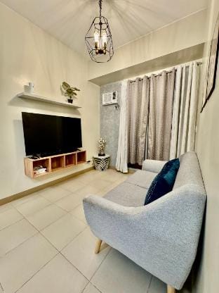 The Palladium - 1Bedroom Pool-View Apartment in Iloilo City