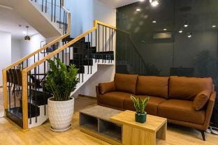 New Happy house Homestay's My Khe Beach with 4BR Villa in Da Nang