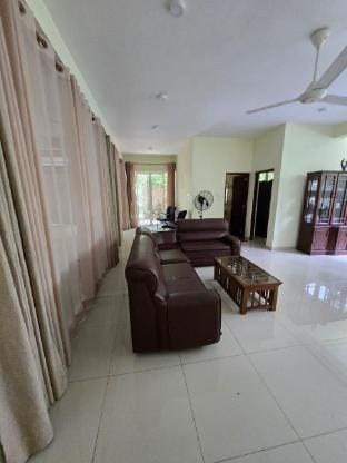 Small Dbl Room @ Lakeside Lush Nature's Nook Vacation rental in Western Province
