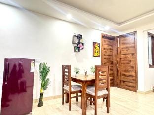 The Olivia Tapovan |Steps from Laxman Jhula Vacation rental in Rishikesh
