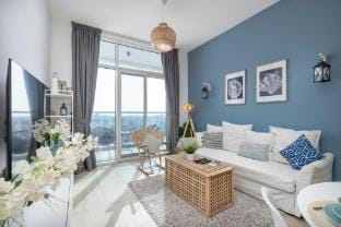 Airy 1-Bedroom Apartment Coastal-Style in Dubai Marina Apartment in Dubai