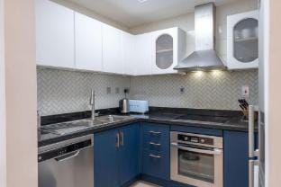 Spacious 3BR Marina Stay with City Views Apartment in Dubai