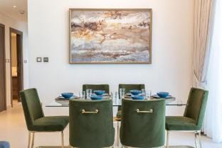 Bright   Elegant 2BR in Creek Harbour Apartment in Dubai