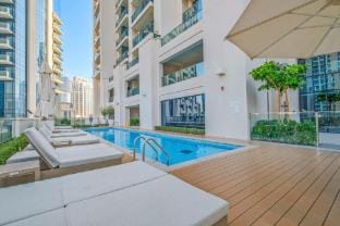 Luxurious 3-Bedroom Apartment in Downtown near Burj Khalifa in Dubai Mall Apartment in Dubai