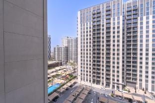 Chic 1BR Flat  Stunning Views in Dubai Hills Apartment in Dubai