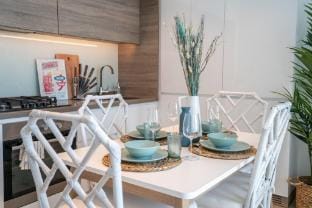 Charming Minimalist Studio Perfect for 4 in Dubai Marina Apartment in Dubai