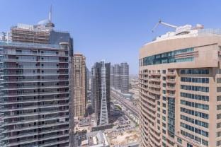 Comfy 1-Bedroom Apartment Perfect for 4 in JLT Apartment in Dubai